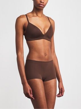 Skims Wireless T-Shirt Bra Size 30D